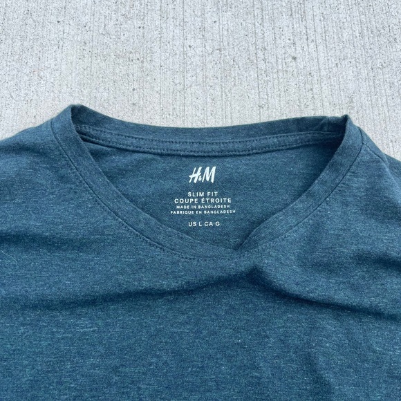 H&M Aqua Green Long Sleeve Shirt. Size L. Fits more like a Size M - Picture 2 of 2